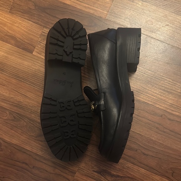 Sam Edelman Black Loafers with Gold Chain - Picture 4 of 7